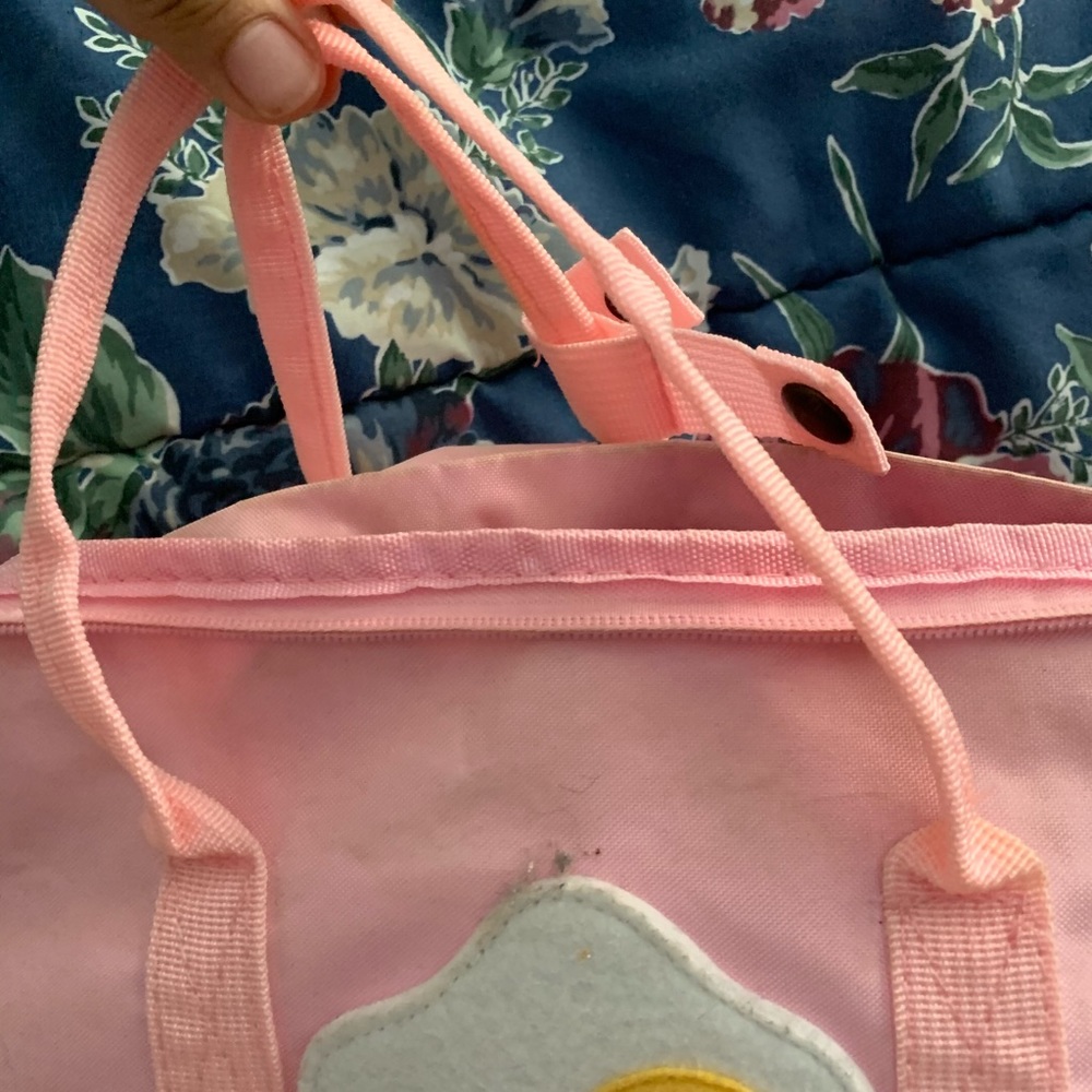 Pink egg backpack - Picture 2 of 4